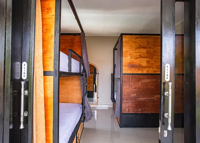 What The Duck Backpackers تْشانغو